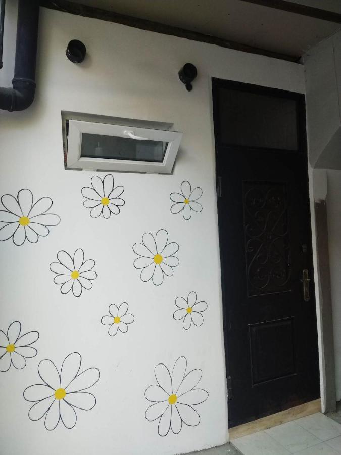 4 Chocolate Apartments In Old Тбилиси Екстериор снимка