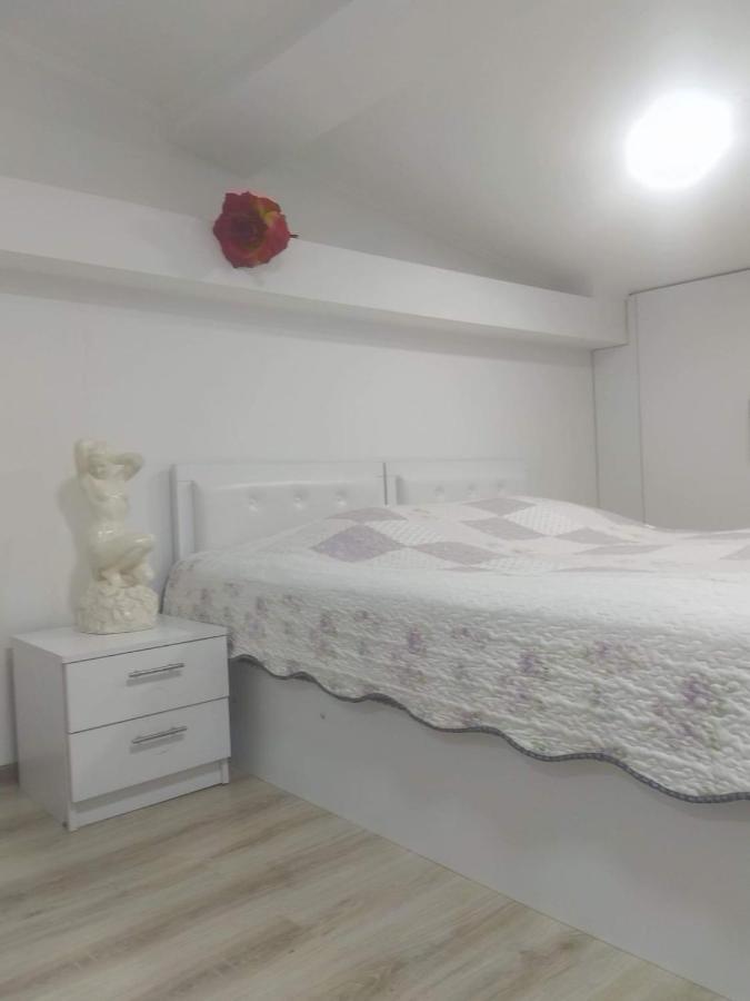 4 Chocolate Apartments In Old Тбилиси Екстериор снимка