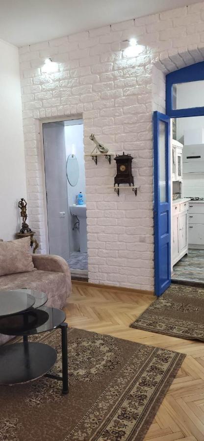 4 Chocolate Apartments In Old Тбилиси Екстериор снимка